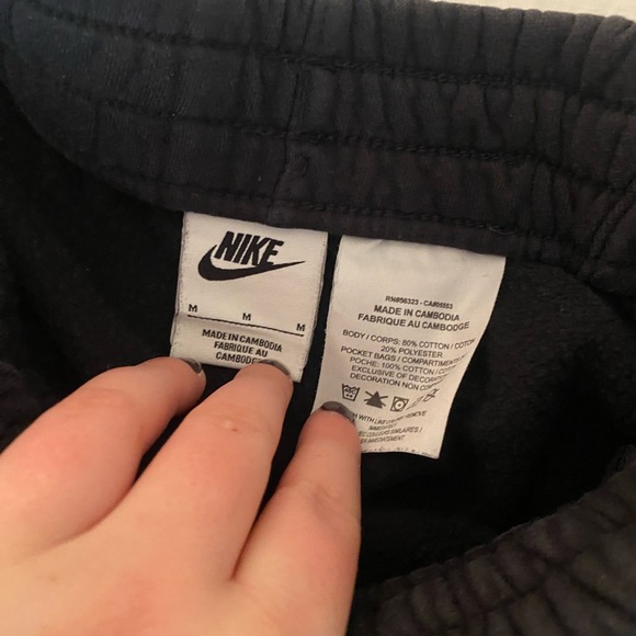 Nike Black Joggers - Picture 4 of 7